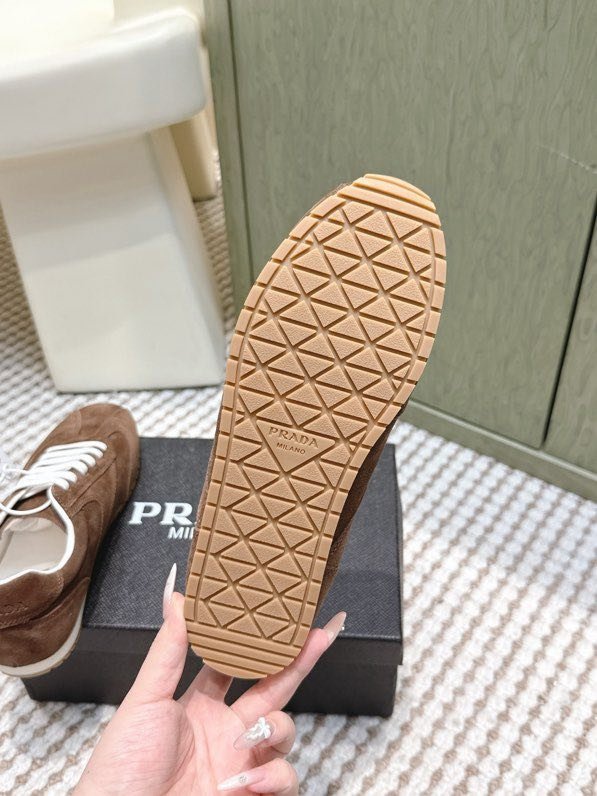 Кроссовки женские фото 8