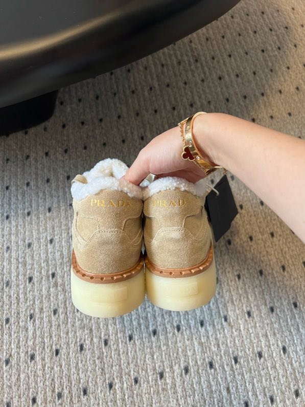 Кросівки жіночі фото 8