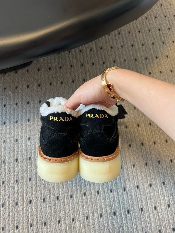 Кросівки жіночі фото 8