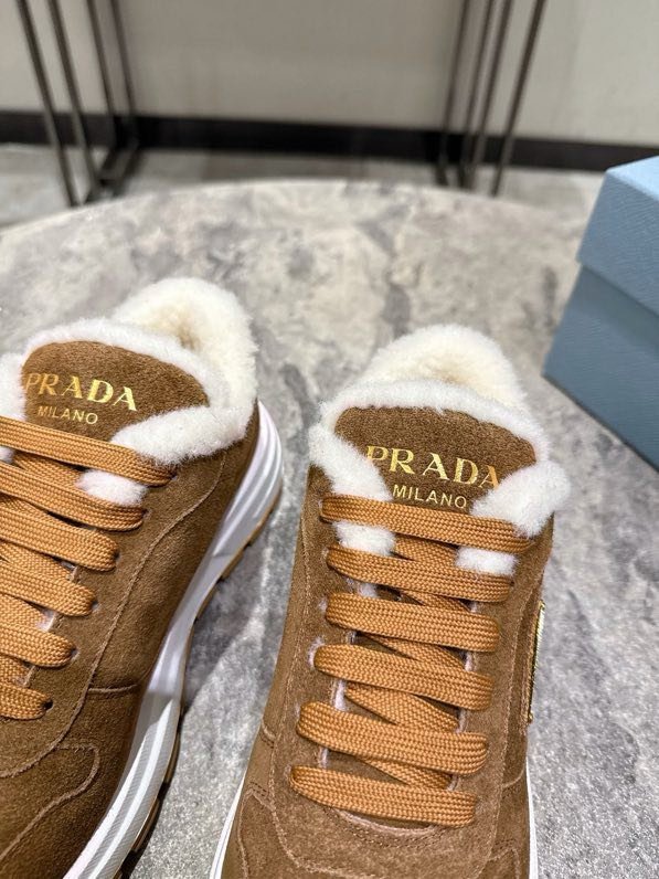 Кросівки жіночі фото 8