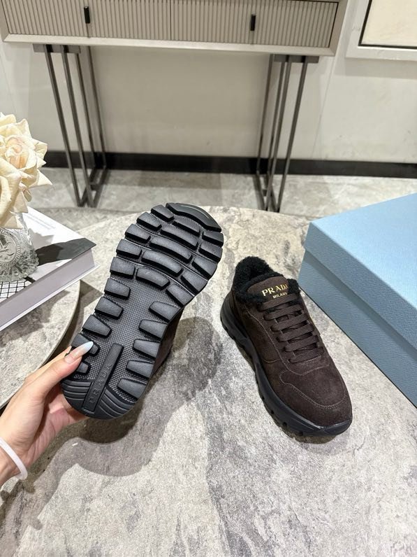 Кросівки жіночі фото 8