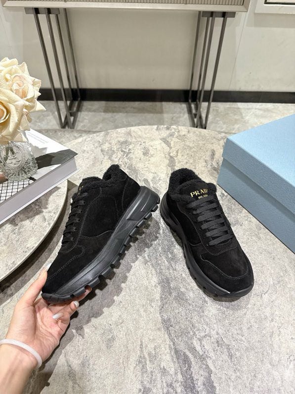 Кросівки жіночі фото 8