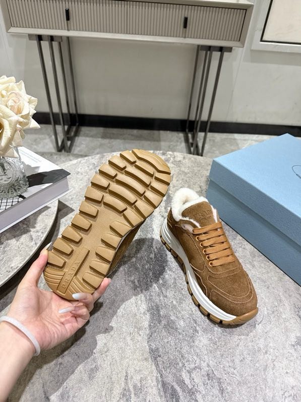 Кросівки жіночі фото 8