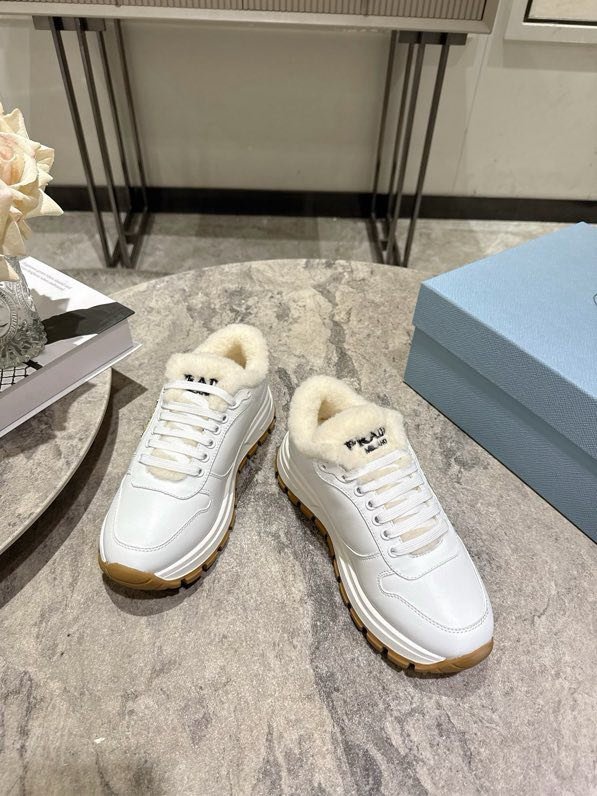 Кросівки жіночі фото 8