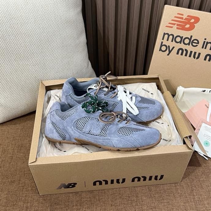 Кросівки жіночі фото 8