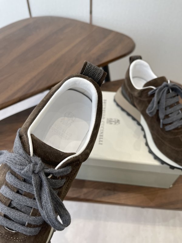 Кроссовки женские фото 8