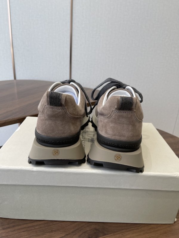 Кроссовки женские фото 8