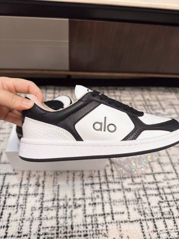 Кроссовки женские фото 9