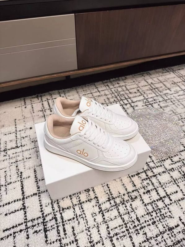 Кроссовки женские фото 9