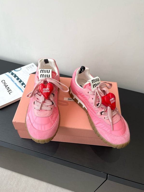 Кроссовки женские фото 9