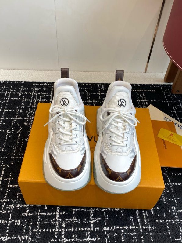 Кроссовки женские фото 9