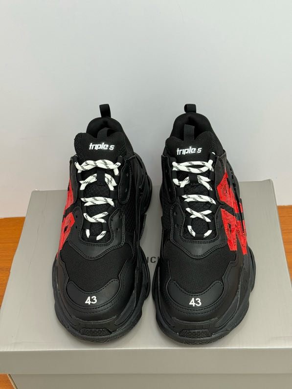 Кроссовки женские фото 9