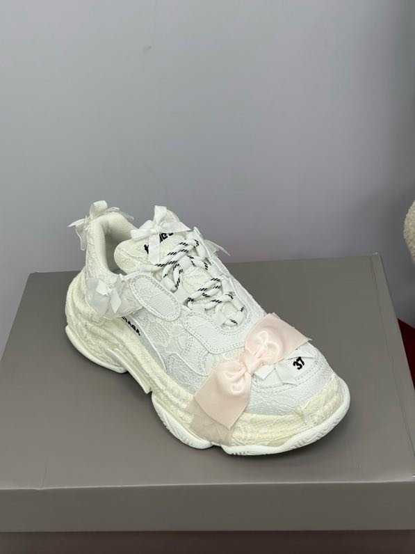 Кроссовки женские фото 9