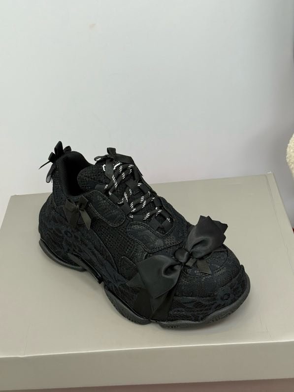 Кроссовки женские фото 9