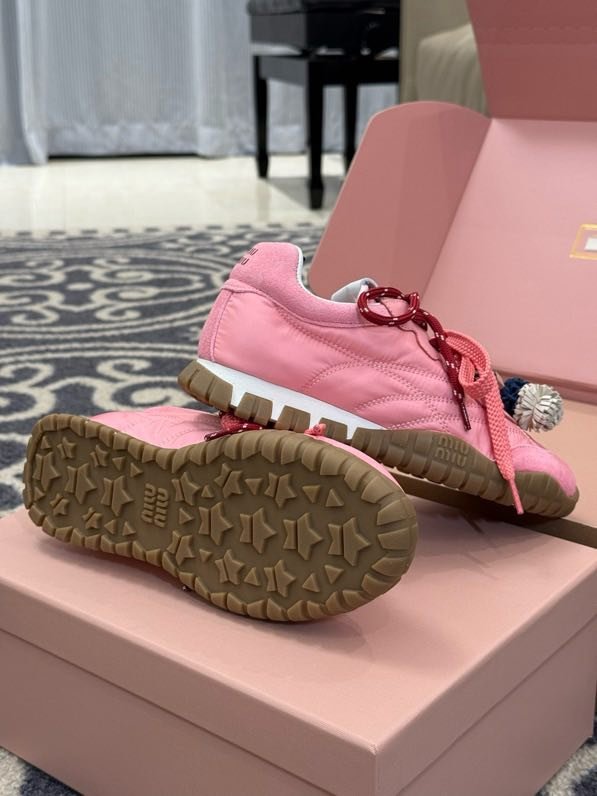 Кросівки жіночі фото 9