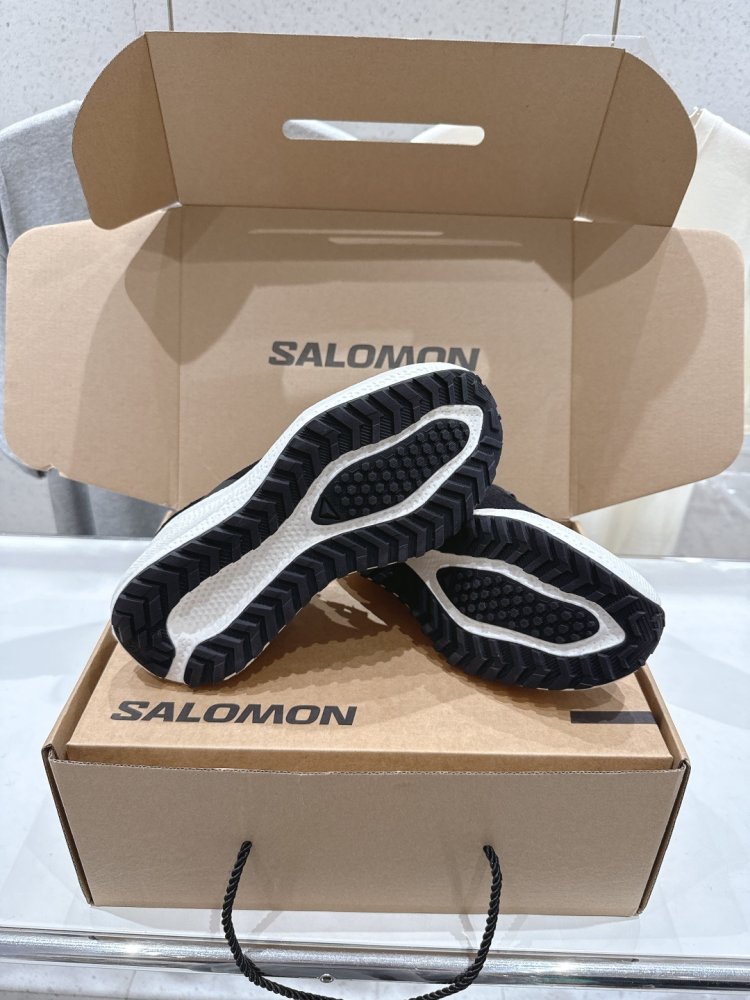 Кросівки жіночі фото 9