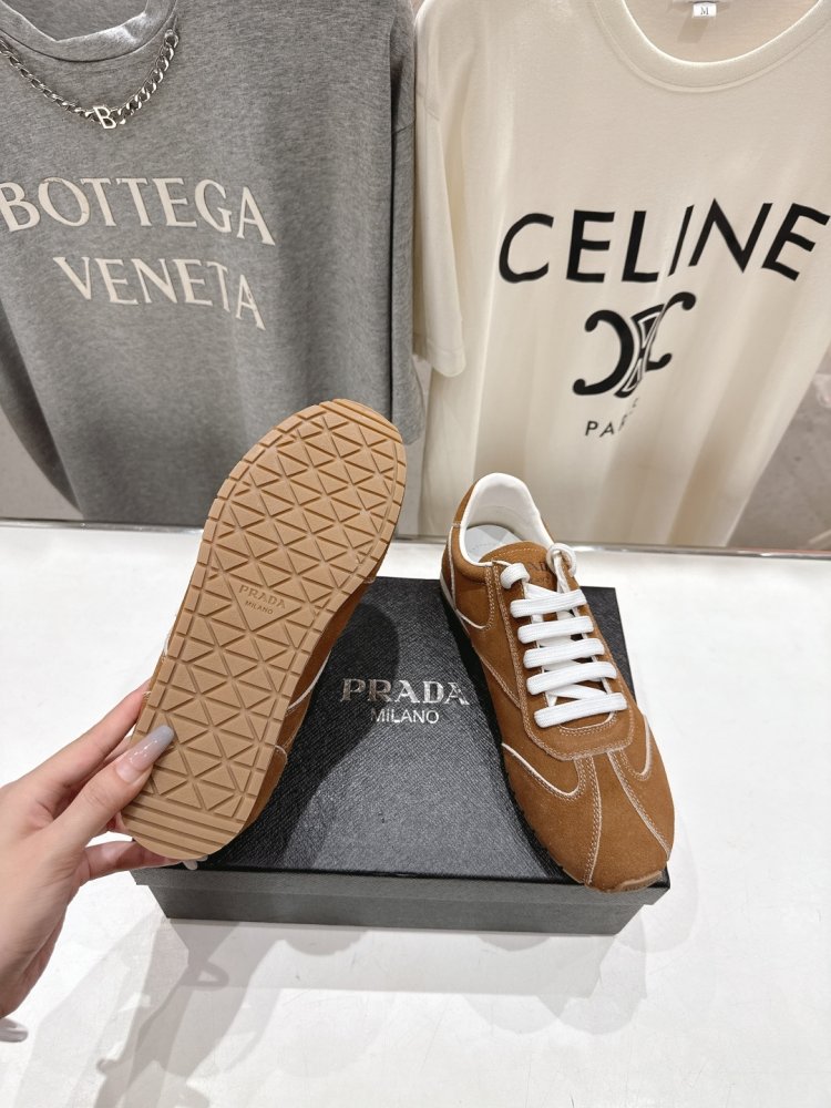 Кроссовки женские фото 9