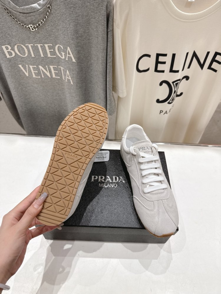 Кроссовки женские фото 9