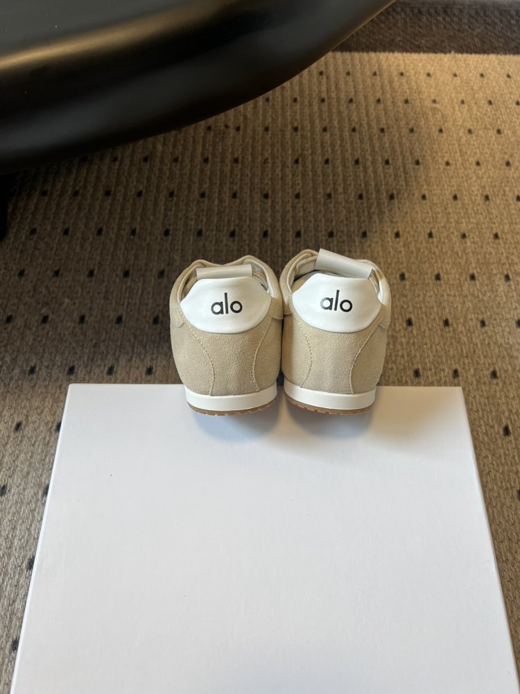 Кроссовки женские фото 9