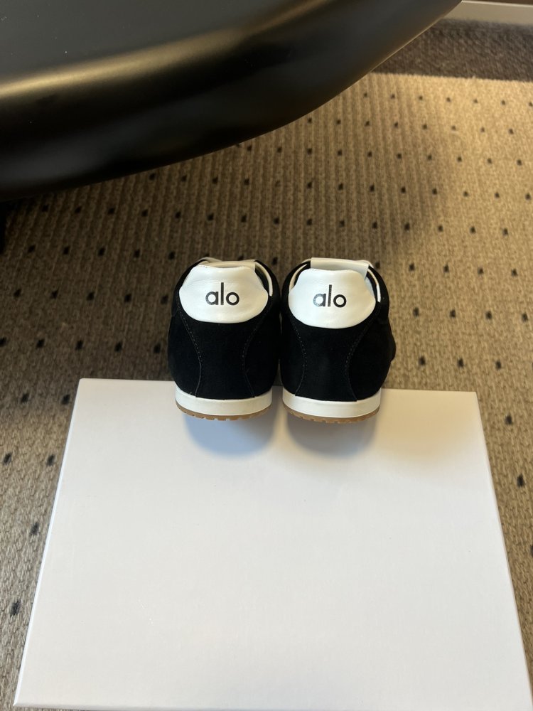 Кроссовки женские фото 9