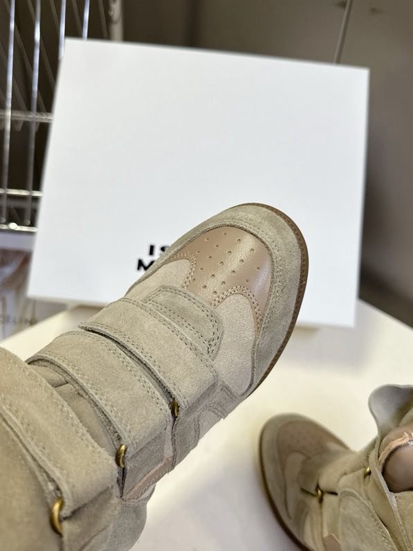 Кроссовки женские фото 9