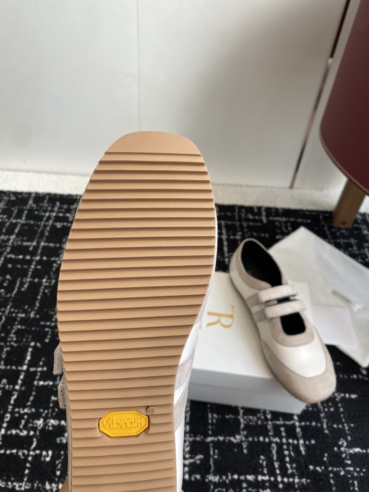 Кроссовки женские фото 9