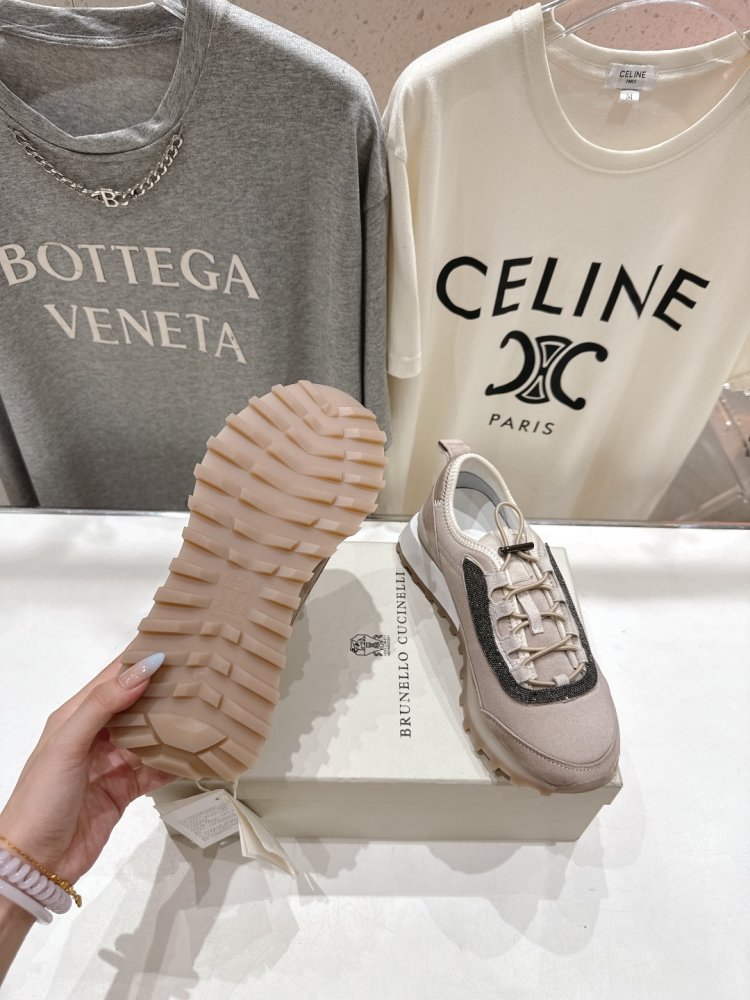 Кросівки жіночі фото 9