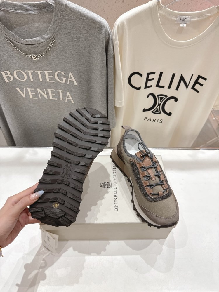 Кросівки жіночі фото 9