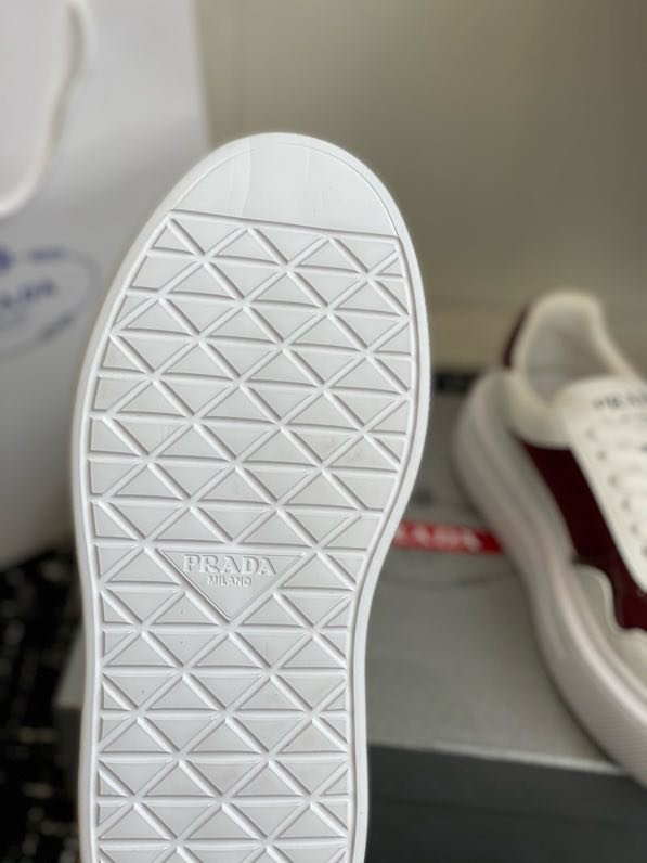 Кросівки жіночі фото 9