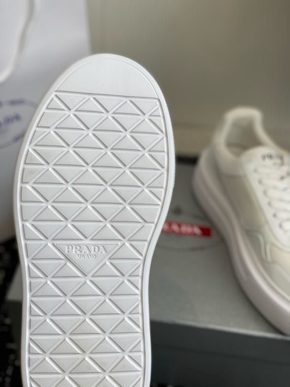 Кросівки жіночі фото 9