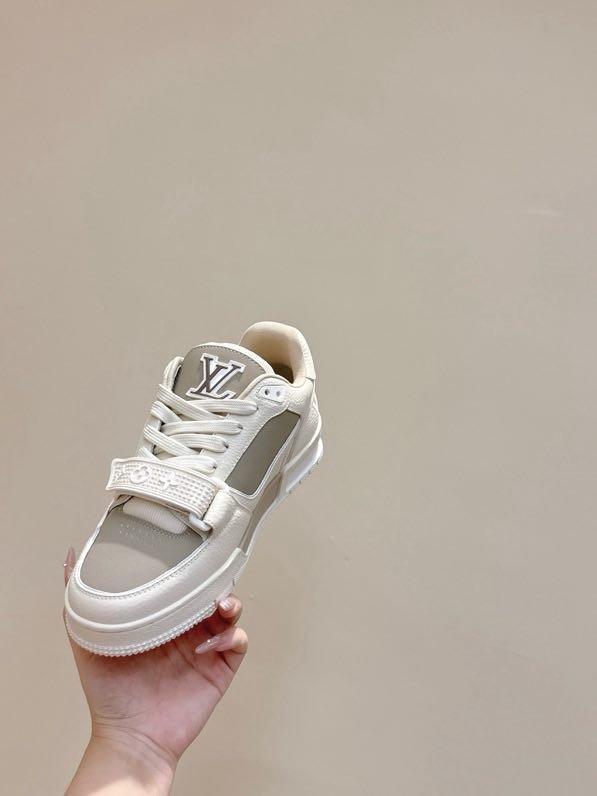 Кроссовки женские фото 9