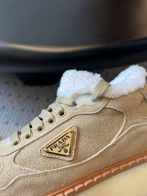 Кросівки жіночі фото 9