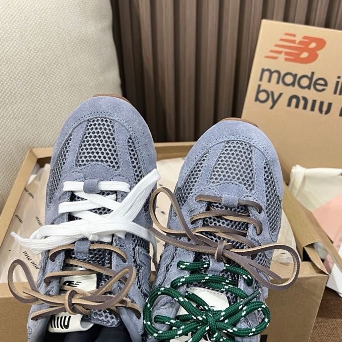 Кросівки жіночі фото 9