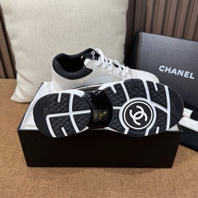 Кроссовки женские фото 9