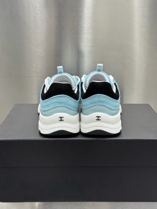 Кроссовки женские фото 9