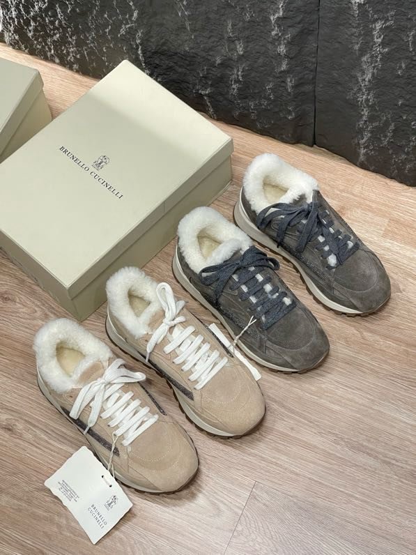 Кросівки зимові на хутрі жіночі