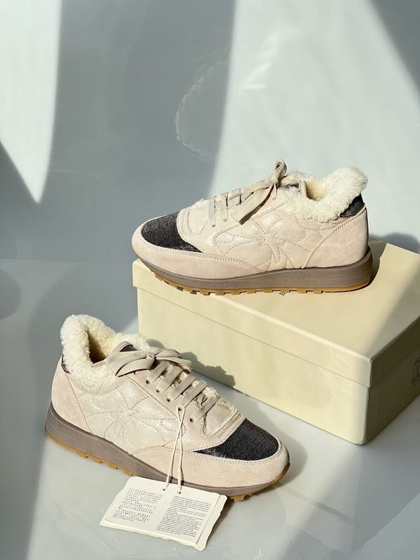 Кроссовки зимние на меху женские