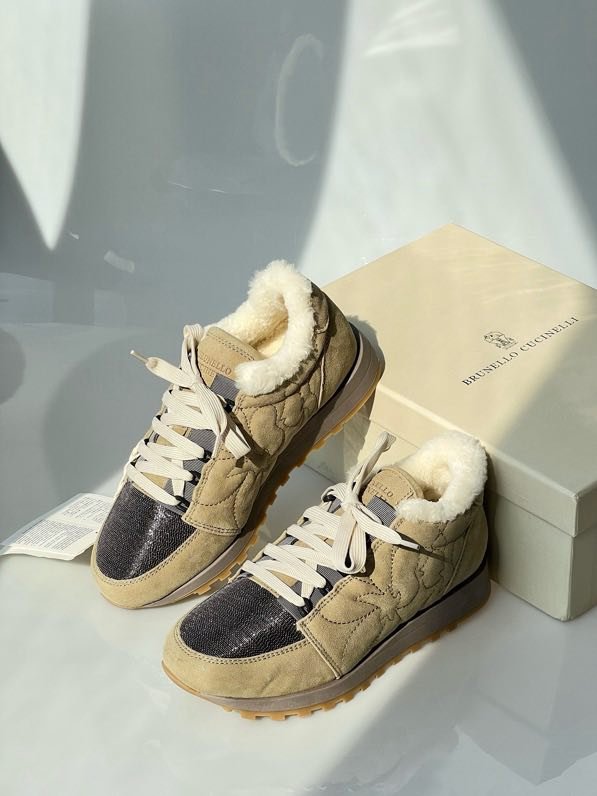 Sneakers winter on fur women's