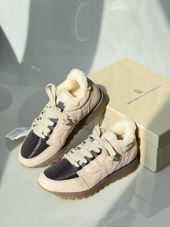 Кроссовки зимние на меху женские