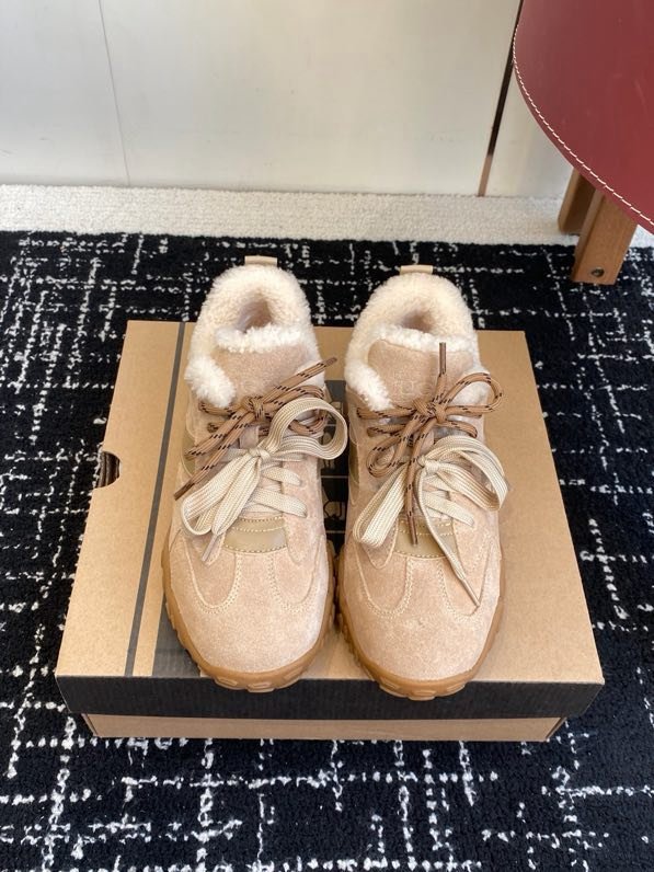 Sneakers winter on fur women's