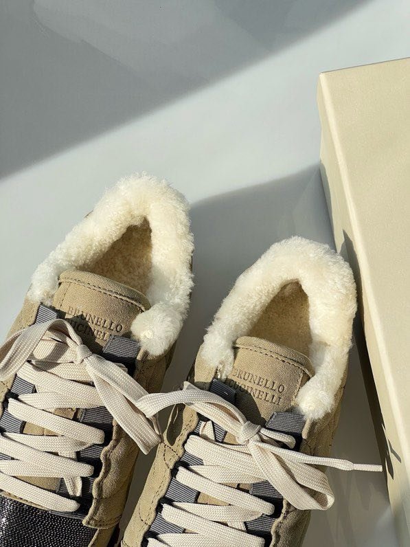 Sneakers winter on fur women's фото 3