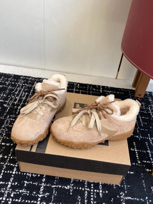 Sneakers winter on fur women's фото 3