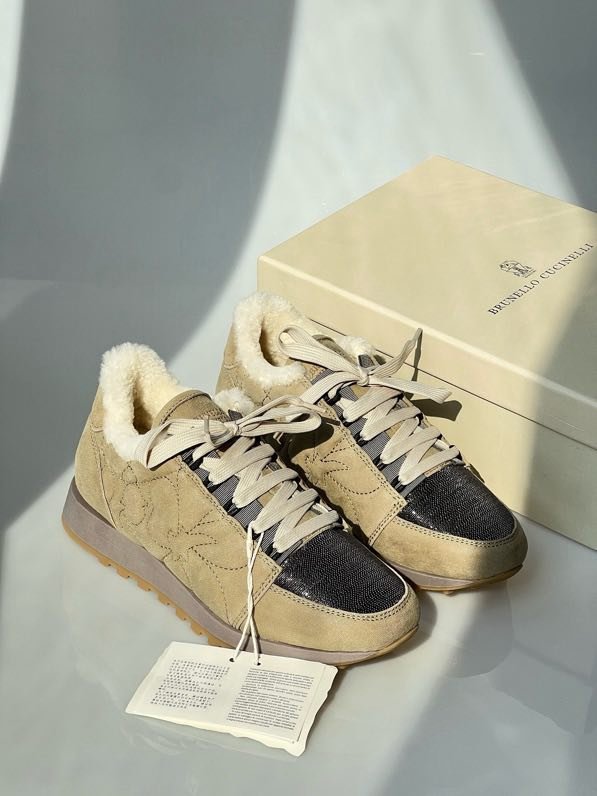 Sneakers winter on fur women's фото 4