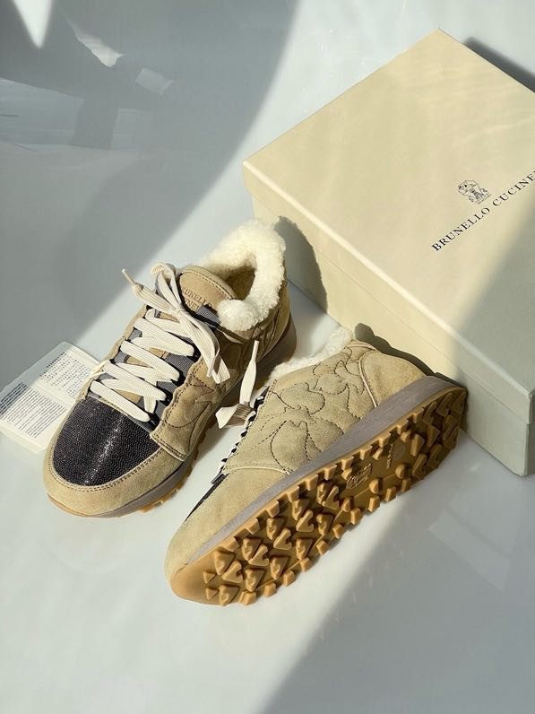 Sneakers winter on fur women's фото 7