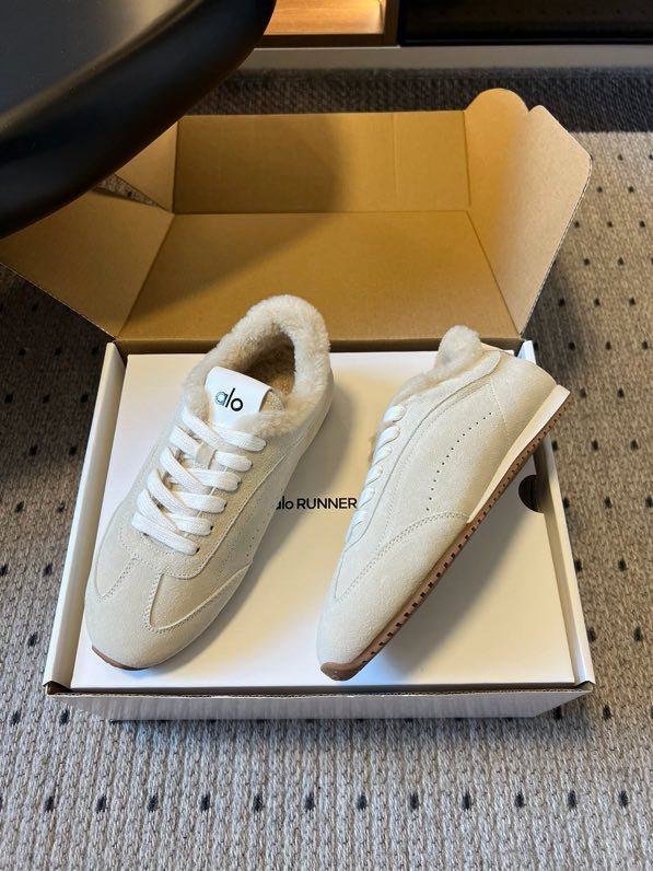 Кроссовки зимние на меху