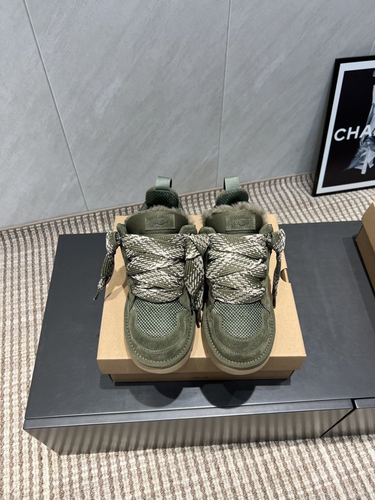 Кросівки зимові жіночі