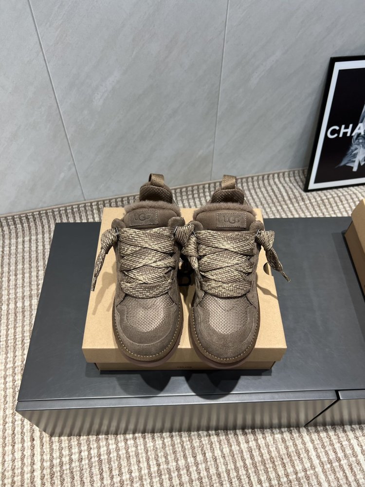 Кросівки зимові жіночі