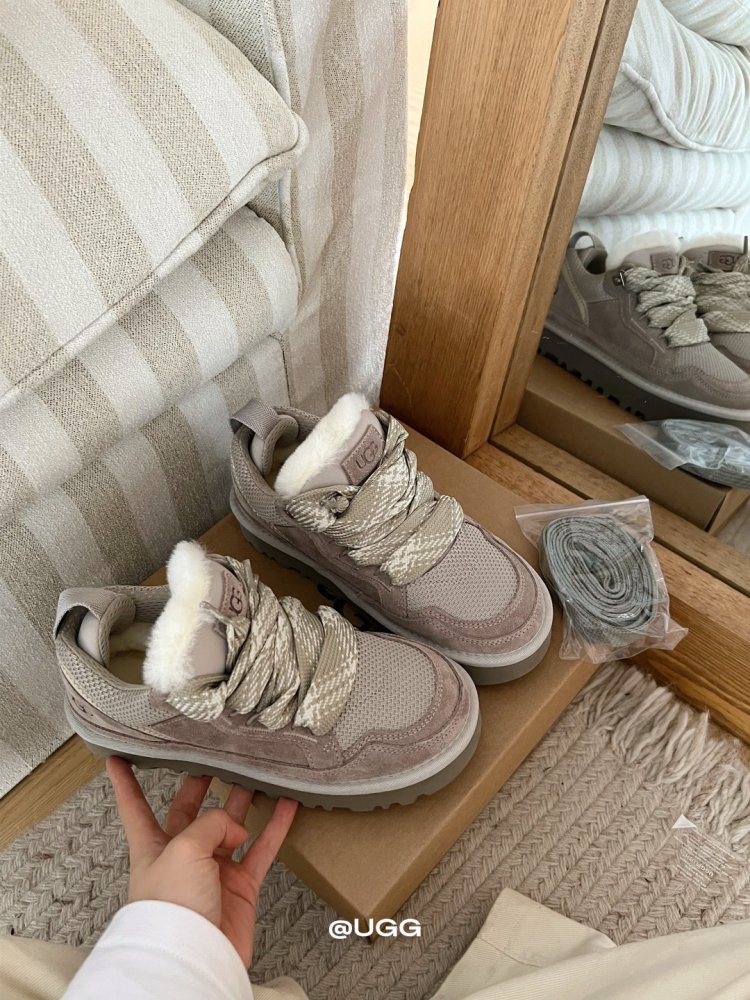 Кросівки зимові жіночі