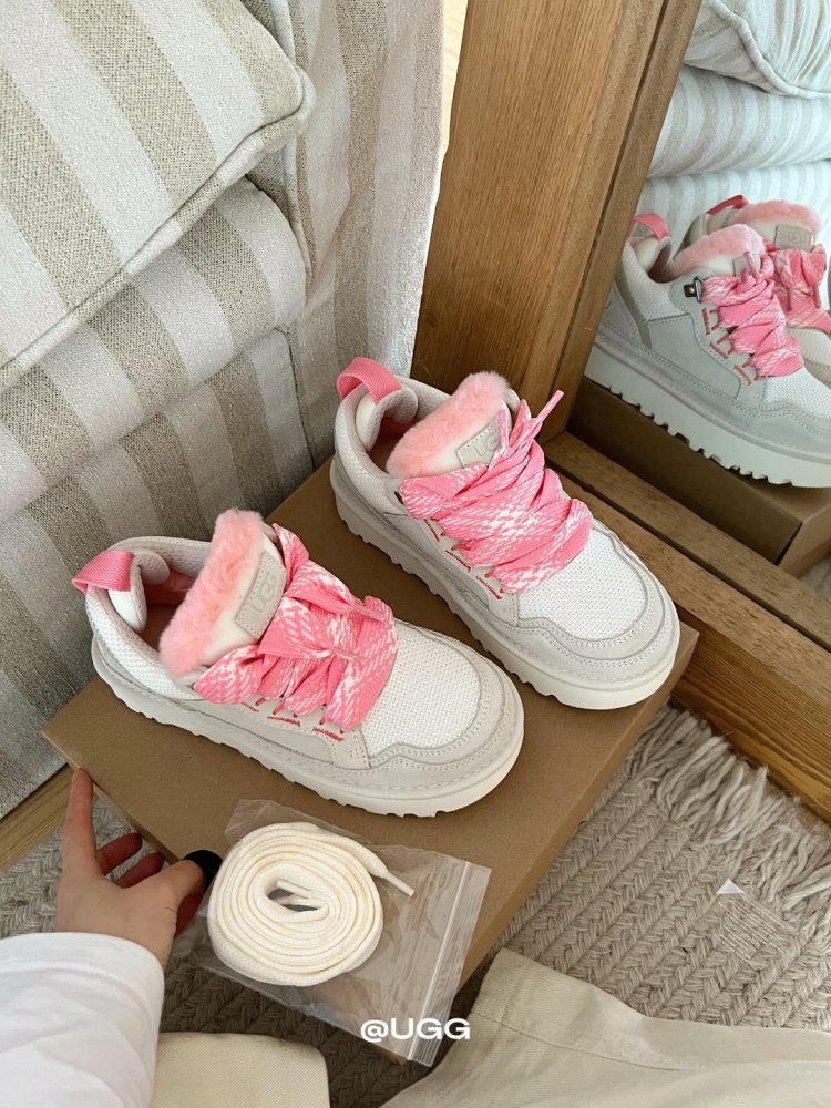 Кросівки зимові жіночі