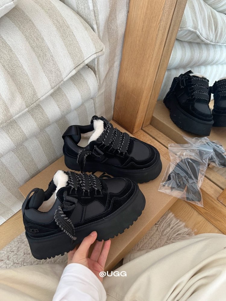 Кросівки зимові жіночі